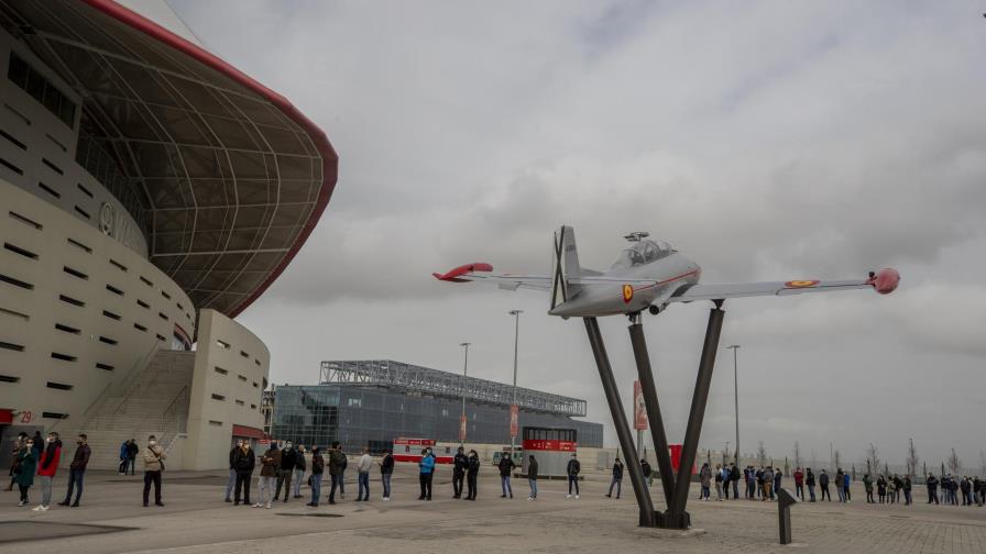 España ordena cuarentena COVID a viajeros de Colombia y Perú