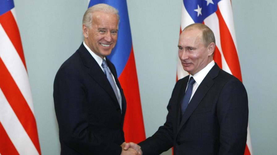 Biden habla con Putin sobre ciberespionaje, tratado de armas
