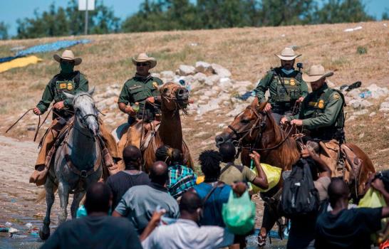 Estados Unidos inicia expulsión masiva de migrantes haitianos en Texas