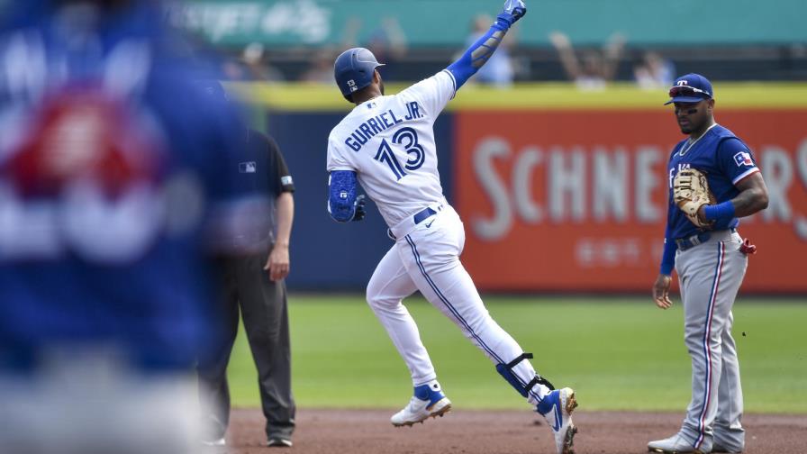 Azulejos blanquean a los Rangers en doble cartelera
