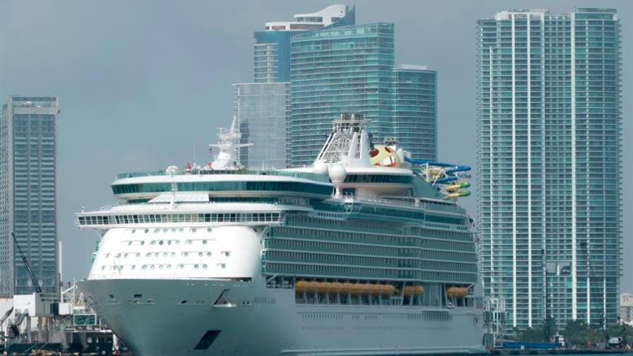 La reactivación de cruceros avanza en EE.UU., pero con trabas en Florida