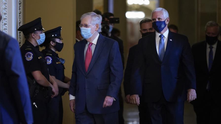 Trump firma financiamiento para evitar cierre del gobierno