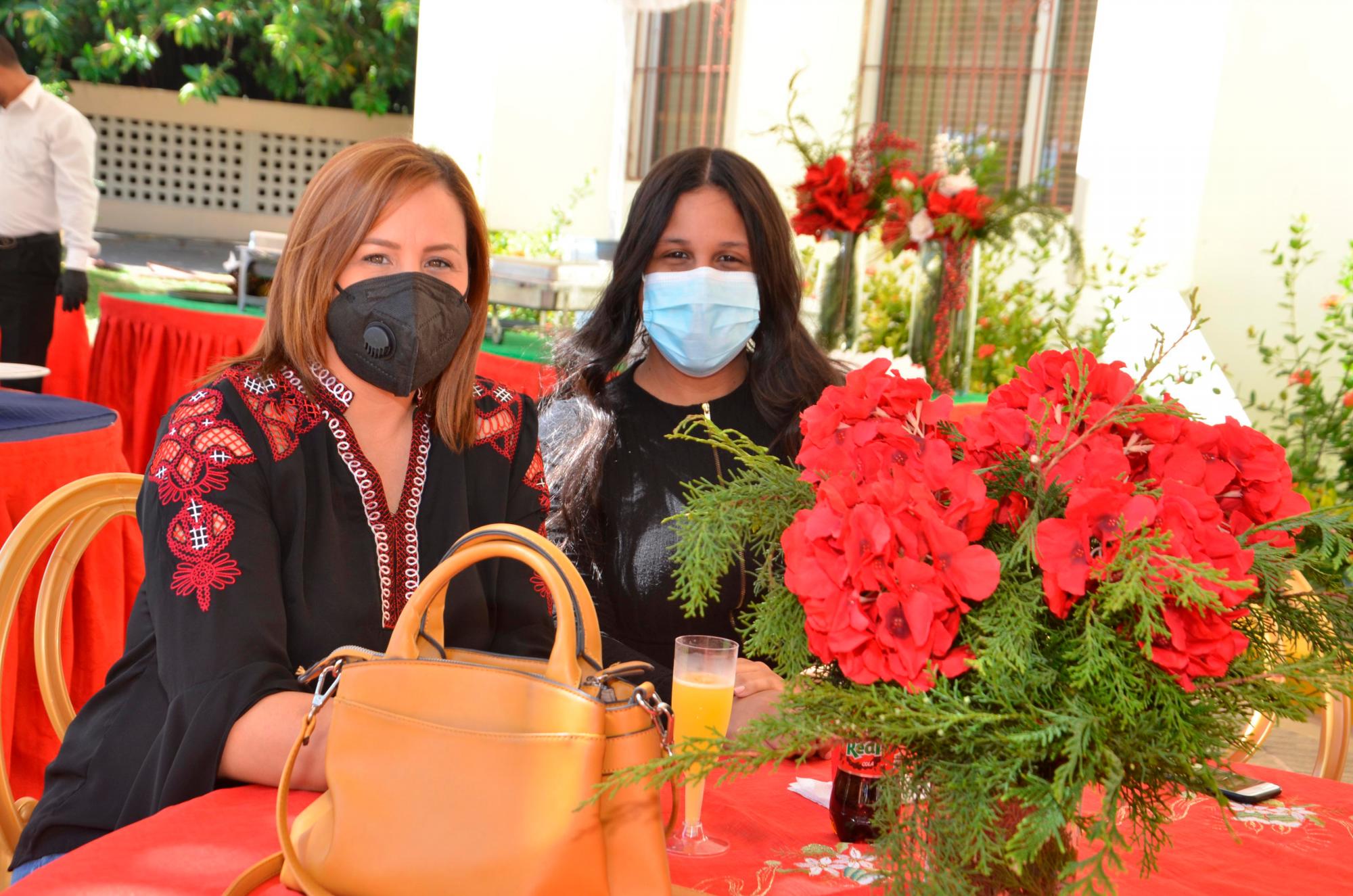 Yohanna Hilario y Lisbel Sánchez.