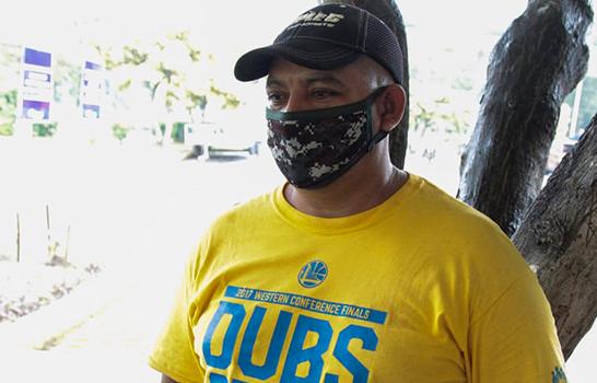 El comerciante Luis Enrique Cuevas, quien ha sido encarcelado por vender banderas de Nicaragua, es un ejemplo de los excesos judiciales. 