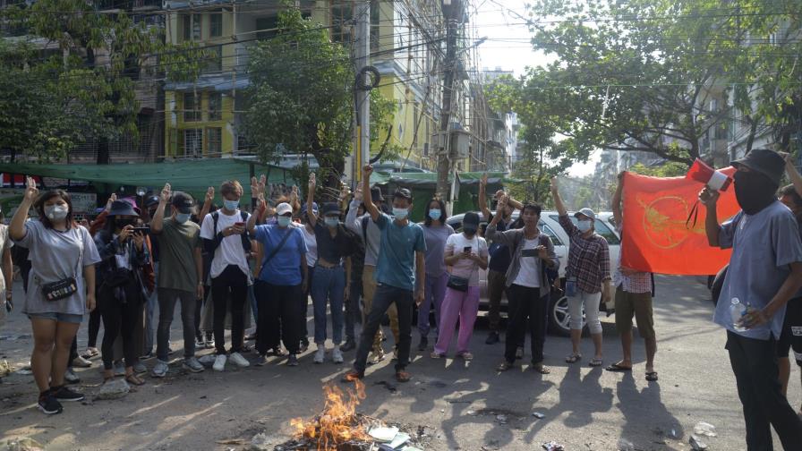 Myanmar, sumido en la violencia a 2 meses de golpe de Estado