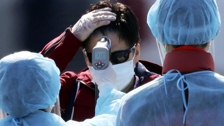 Japón: 23 pasajeros bajaron del crucero sin ser examinados