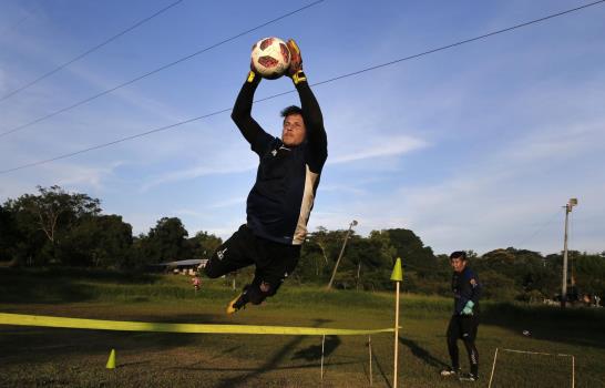La dura supervivencia de futbolistas paraguayos del ascenso