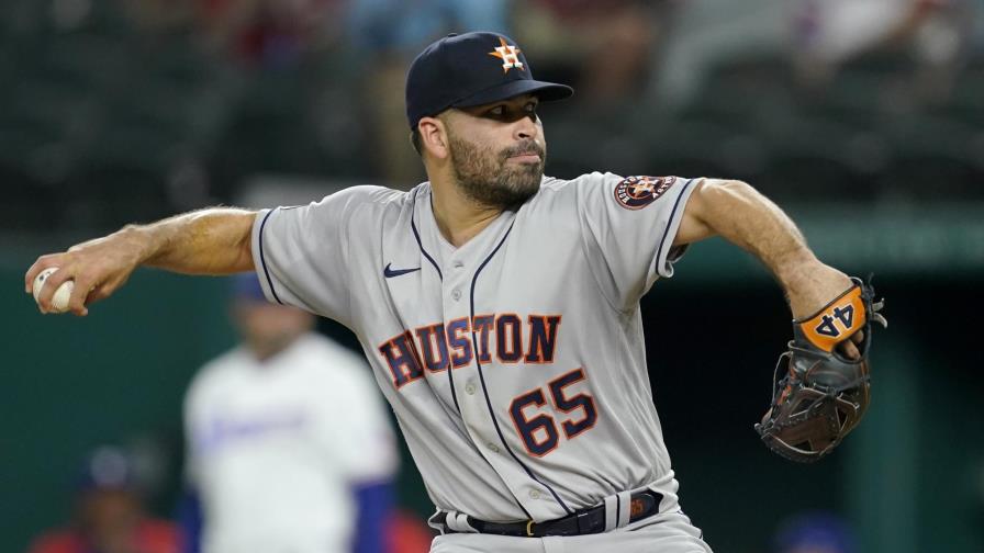 Urquidy brilla y Astros derrotan a Rangers