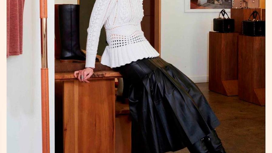 La diseñadora uruguaya Gabriela Hearst presenta su colección en París La diseñadora uruguaya Gabriela Hearst presenta su colección en París