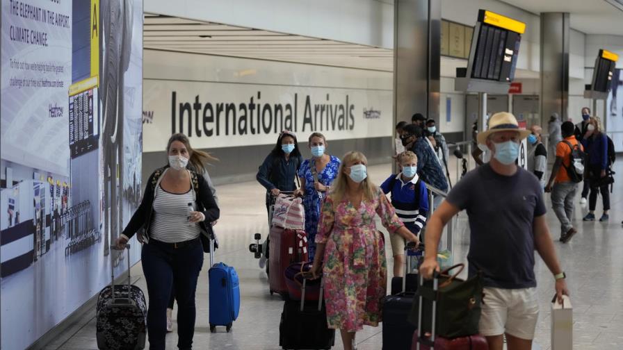 GBretaña abre fronteras a viajeros vacunados de EEUU y UE