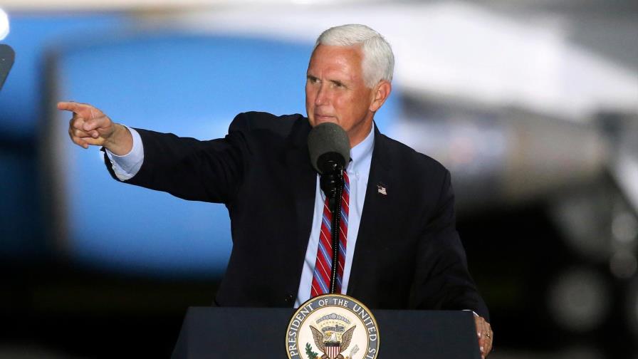 Pence seguirá viajando pese a que asesores tienen virus