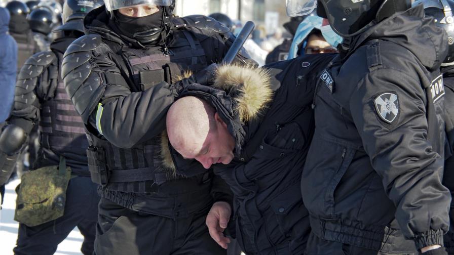 Rusia: 350 detenidos en protestas para liberar a Navalny