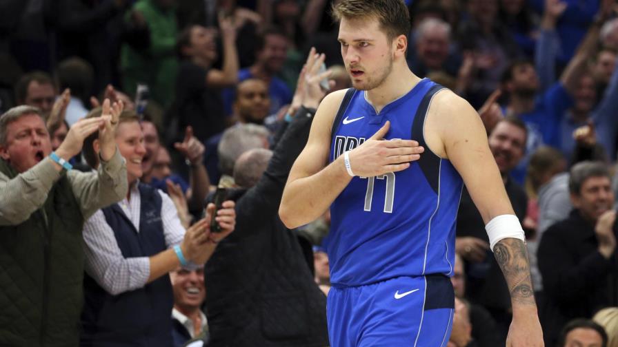 Doncic brilla con 42 puntos; Mavs vencen a Spurs Doncic brilla con 42 puntos; Mavs vencen a Spurs