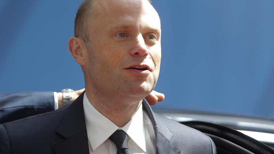 Malta: Manifestantes impiden al premier salir del Parlamento