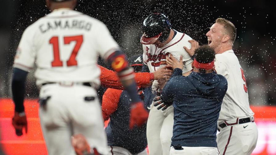 Con hit de Riley en la 9na, Bravos aventajan a Dodgers