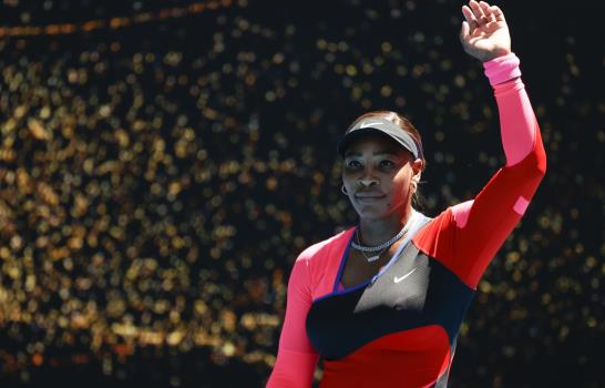 Djokovic derrota a Tiafoe en Australia; Serena avanza