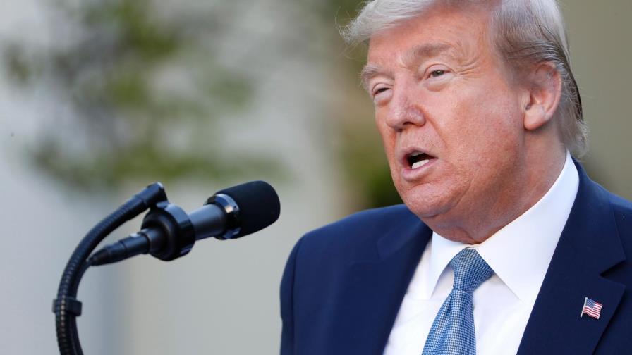Trump dice que probablemente EEUU “pasó el pico” de contagios de coronavirus