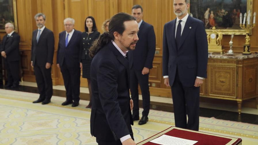 Los ministros del nuevo gobierno español asumen sus cargos