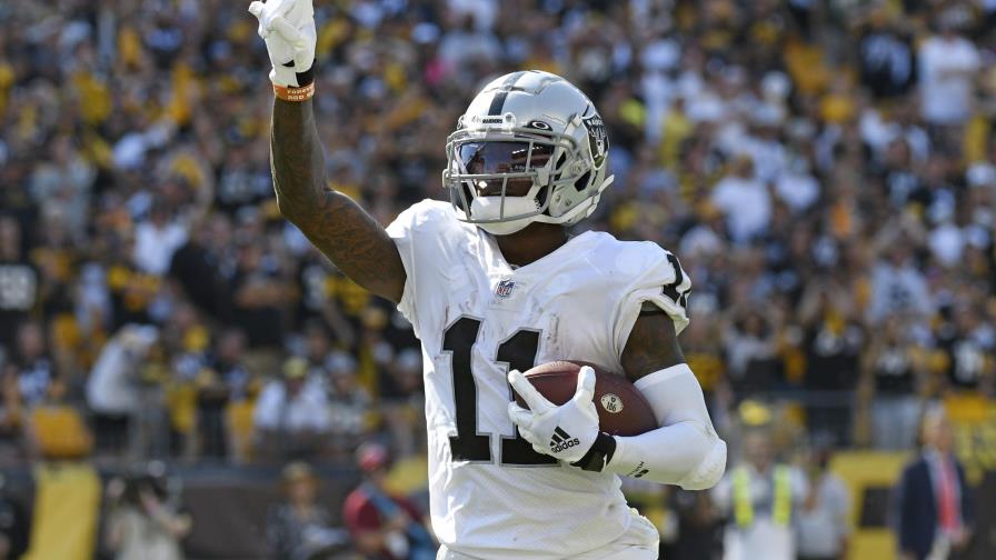 Carr lidera a Raiders a vencer 26-17 a Steelers