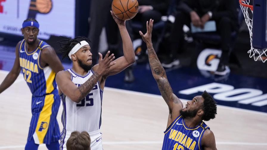 Bagley cumple y Kings superan a Pacers