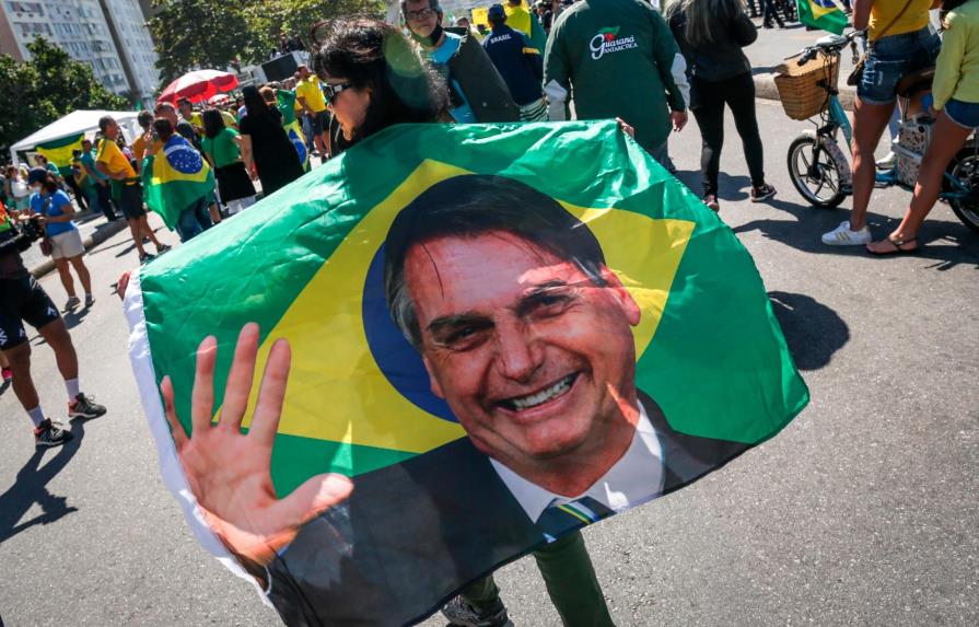 Corte Electoral pide investigar a Bolsonaro por atacar el sistema de votación