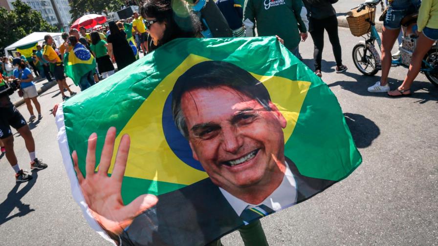 Corte Electoral pide investigar a Bolsonaro por atacar el sistema de votación