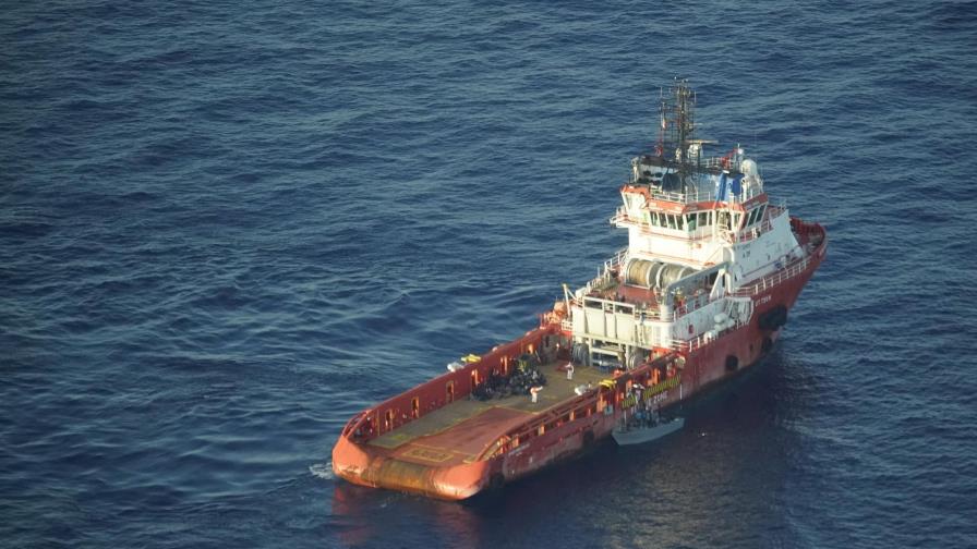 Conmemoran aniversario de barco con migrantes en Italia