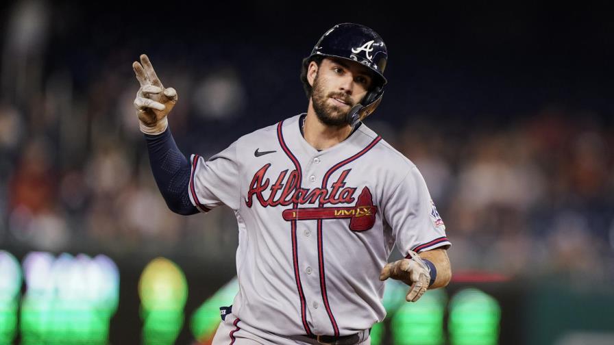 Albies y Swanson ayudan en paliza de Bravos a Nacionales