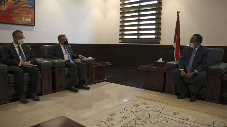 Manifestantes cortan carreteras dentro de tensiones en Sudán Manifestantes cortan carreteras dentro de tensiones en Sudán