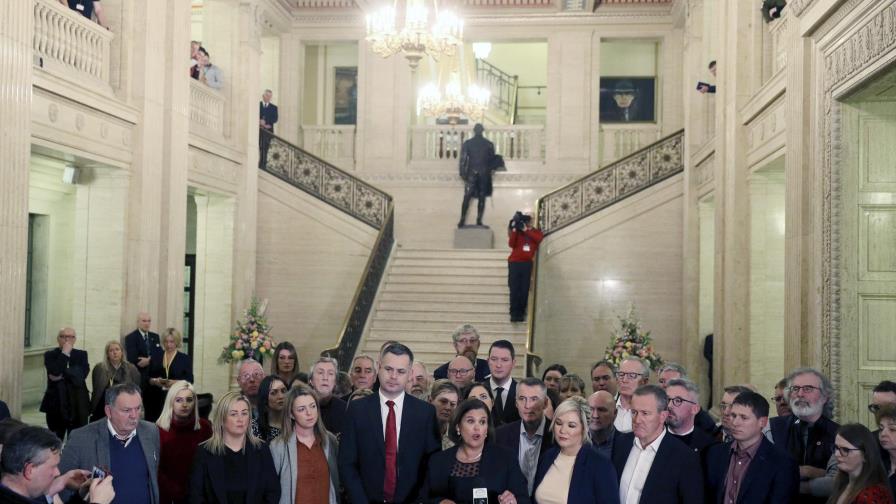 Legisladores norirlandeses regresan al trabajo tras 3 años