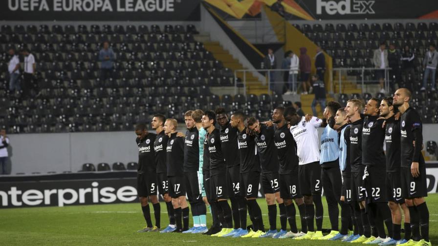 UEFA castiga al Ajax y al Eintracht por mal comportamiento