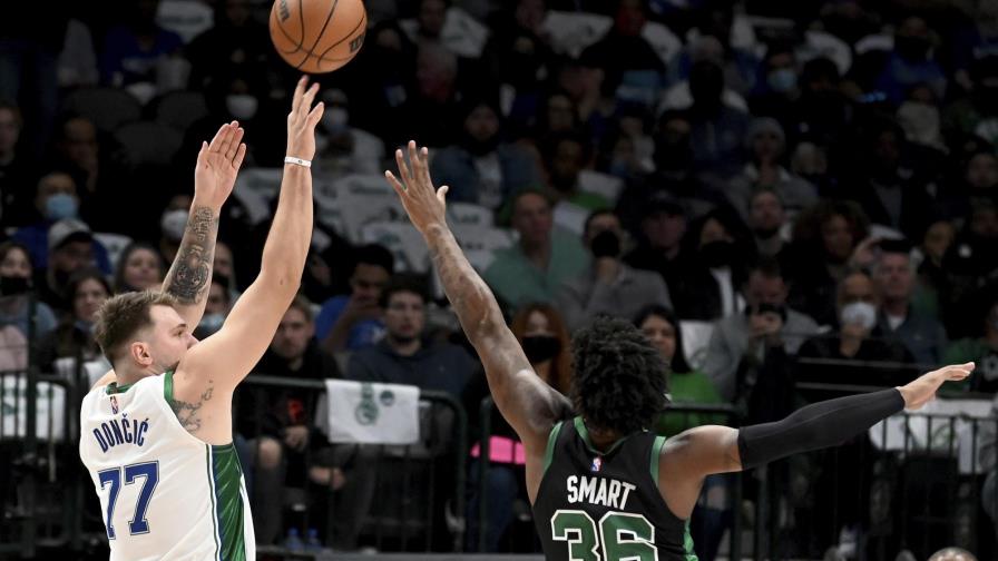 Con triple agónico de Doncic, Mavs superan 107-104 a Celtics