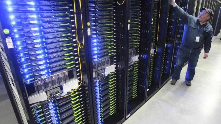 Hallan datos de usuarios de Facebook en sitio web