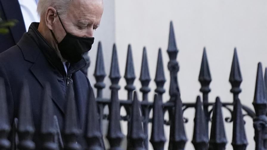 Biden emite orden para promover el acceso al voto