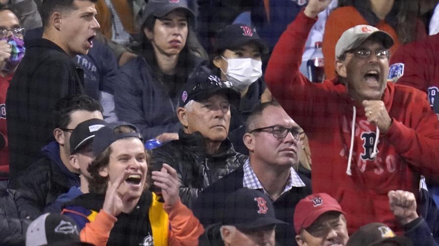 Yanquis reclutan como amuleto a Dent pero caen en Boston