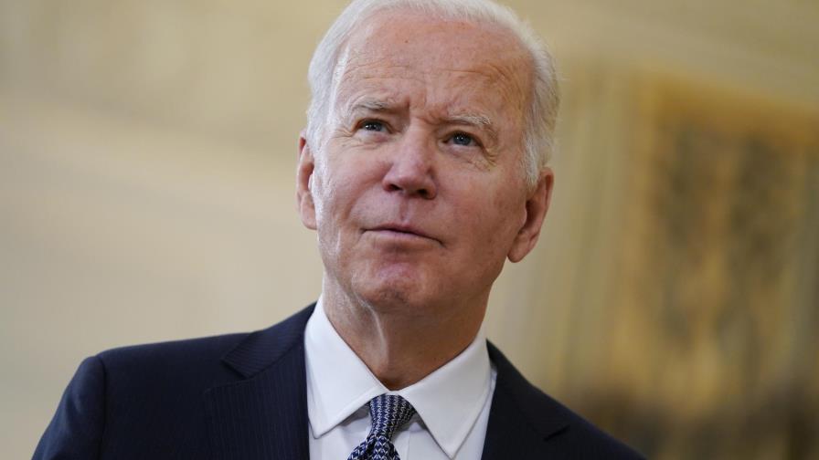 Biden advierte a Putin que no invada Ucrania