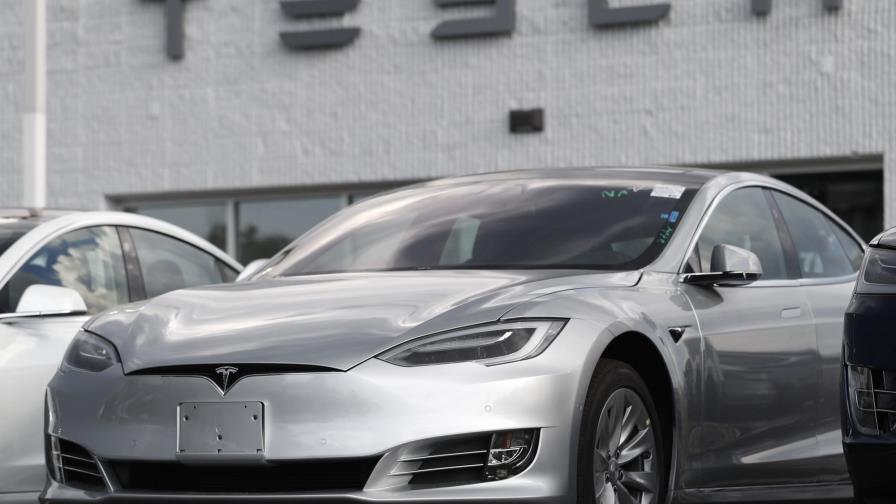 EEUU abre investigación formal sobre el Autopilot de Tesla