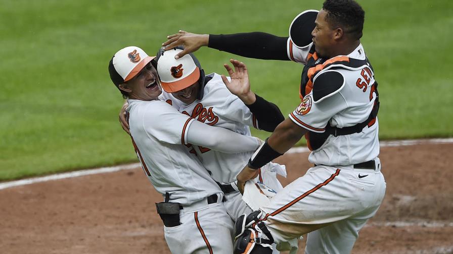 Con elevado, Mullins da triunfo a Orioles en 10 innings Con elevado, Mullins da triunfo a Orioles en 10 innings