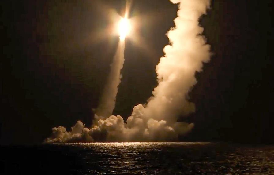 Submarino nuclear ruso prueba misiles intercontinentales