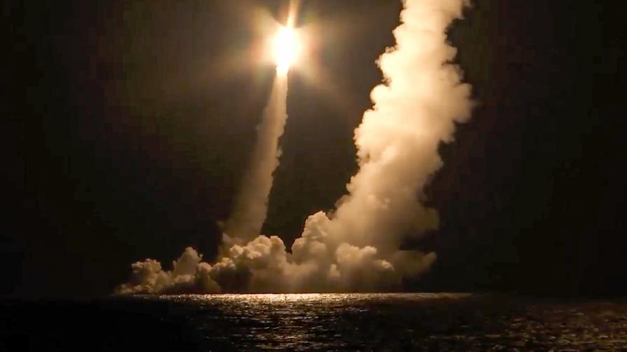 Submarino nuclear ruso prueba misiles intercontinentales
