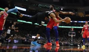 Antetokounmpo brilla en triunfo de Bucks 112-101 sobre 76ers