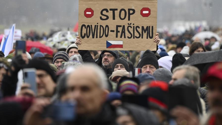 Protestan contra las medidas anti COVID en República Checa Protestan contra las medidas anti COVID en República Checa