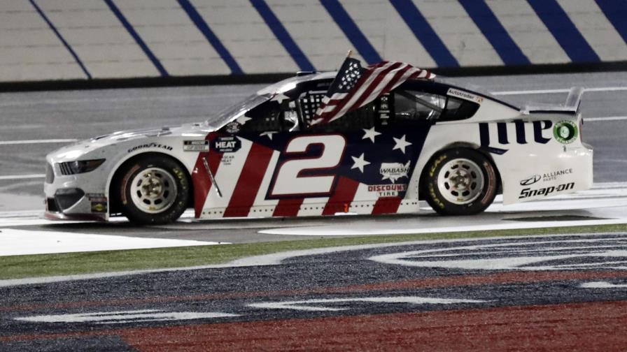 Keselowski gana el Coca-Cola 600 en otra derrota de Johnson Keselowski gana el Coca-Cola 600 en otra derrota de Johnson