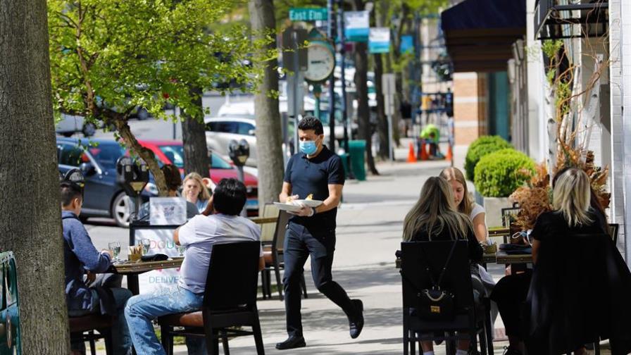 Al menos 300,000 trabajadores vuelven a sus puestos este lunes en Nueva York 