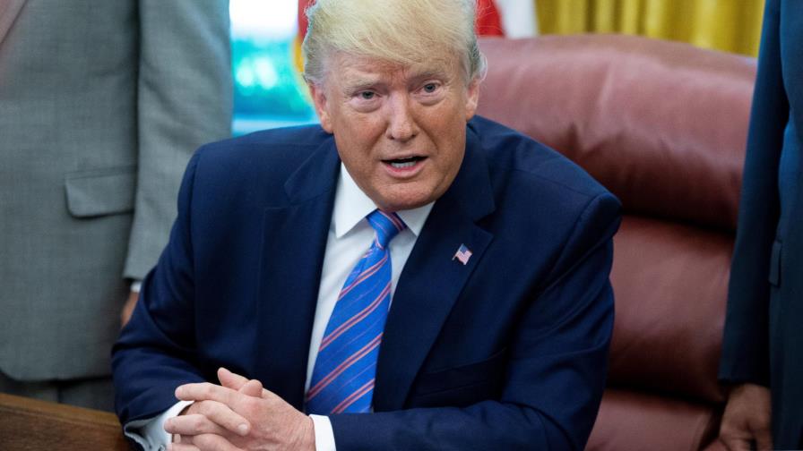 Trump sostiene que el coronavirus simplemente desaparecerá en algún momento