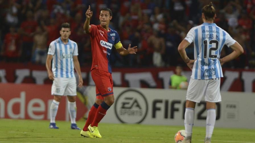 Medellín aventaja a Tucumán en fase previa de Libertadores