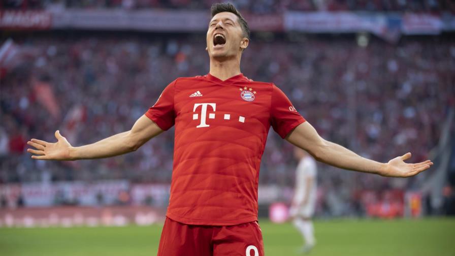 Lewandowski fija récord y Bayern Múnich lidera