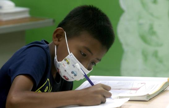 Panamá: Niños de áreas remotas reciben tutorías en escuelas