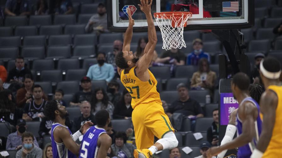 El Jazz asesta otra gran derrota, aplasta a Kings 123-105 El Jazz asesta otra gran derrota, aplasta a Kings 123-105