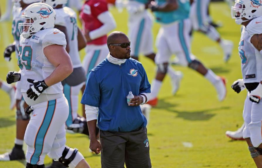 Entrenador de Dolphins busca continuar con la mejoría